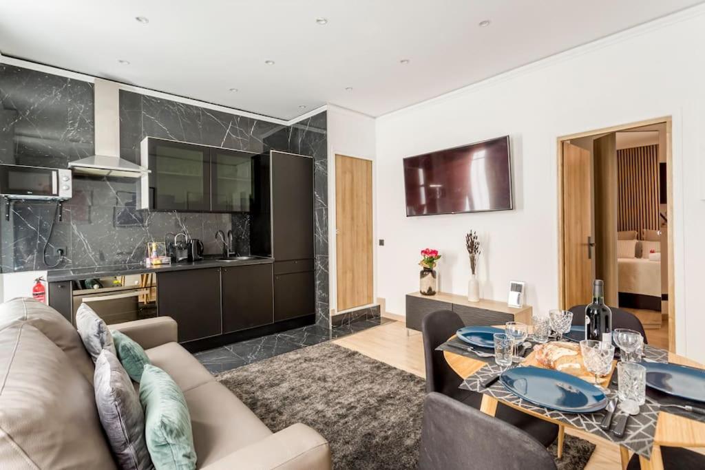 Suite Paris, Tour Eiffel, Champs Elysees Exterior photo